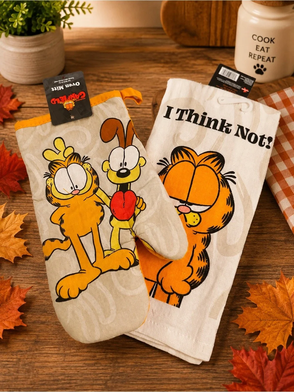 Garfield Printed Oven Mitt and Towel Set - Orange